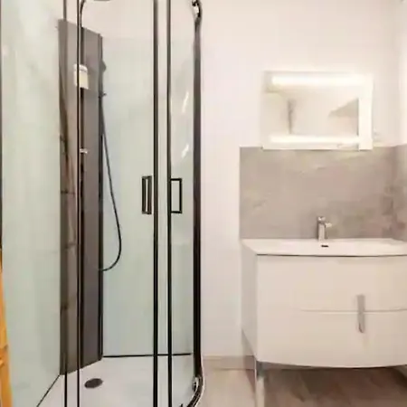 Le Transversal 1 -balcon-garage Privé Optionnel -centre Historique-plages à 21km ! Appartamento Pézenas