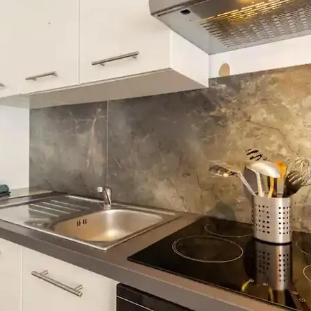 Le Transversal 1 -balcon-garage Privé Optionnel -centre Historique-plages à 21km ! * Pézenas