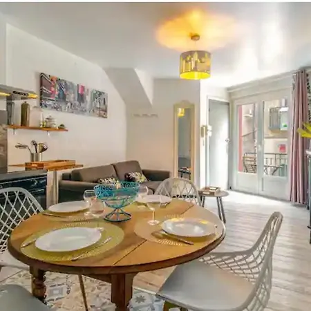 Pillement 1-t2-balcon Avec Garage Privé Optionnel-centre Historique Et Plages à 21km ! Apartamento *