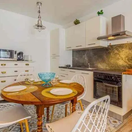Apartamento Pillement 1-t2-balcon Avec Garage Privé Optionnel-centre Historique Et Plages à 21km ! *