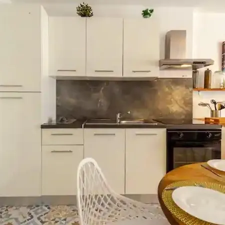 Le Transversal 1 -balcon-garage Privé Optionnel -centre Historique-plages à 21km ! Appartamento Pézenas