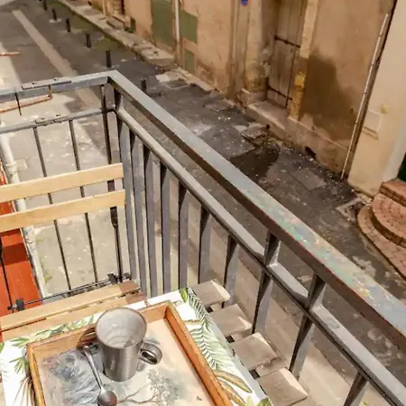 Pillement 1-t2-balcon Avec Garage Privé Optionnel-centre Historique Et Plages à 21km ! Apartamento