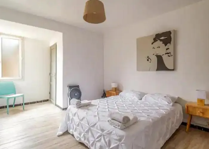 Le Transversal 1 -balcon-garage Privé Optionnel -centre Historique-plages à 21km ! Pézenas