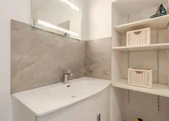 Le Transversal 1 -balcon-garage Privé Optionnel -centre Historique-plages à 21km !